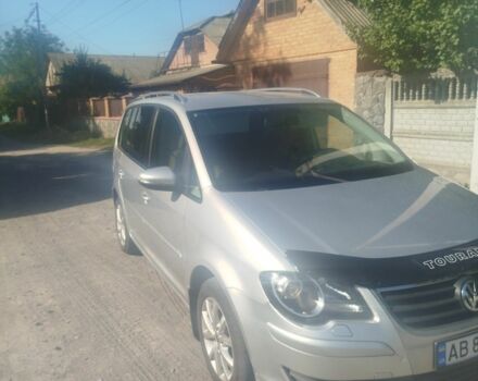 Серый Фольксваген Туран, объемом двигателя 1.9 л и пробегом 302 тыс. км за 6700 $, фото 1 на Automoto.ua