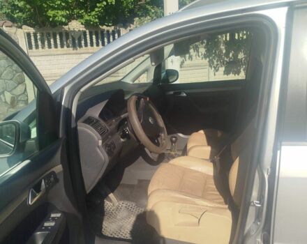 Серый Фольксваген Туран, объемом двигателя 1.9 л и пробегом 302 тыс. км за 6700 $, фото 5 на Automoto.ua