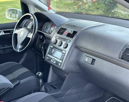 Серый Фольксваген Туран, объемом двигателя 1.4 л и пробегом 244 тыс. км за 6300 $, фото 12 на Automoto.ua