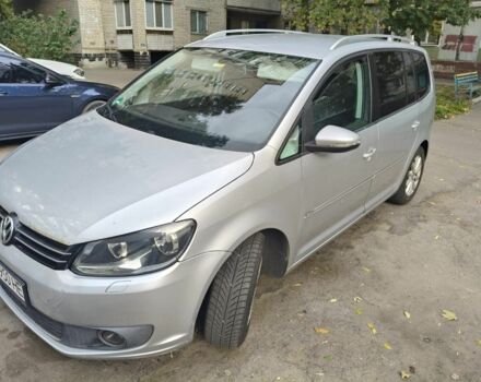 Серый Фольксваген Туран, объемом двигателя 1.6 л и пробегом 300 тыс. км за 7600 $, фото 1 на Automoto.ua