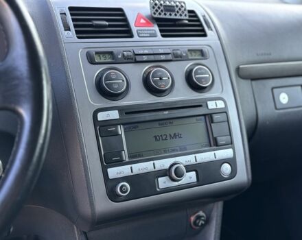 Серый Фольксваген Туран, объемом двигателя 1.4 л и пробегом 244 тыс. км за 6300 $, фото 22 на Automoto.ua