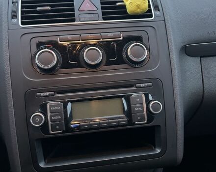 Серый Фольксваген Туран, объемом двигателя 1.6 л и пробегом 248 тыс. км за 10300 $, фото 5 на Automoto.ua