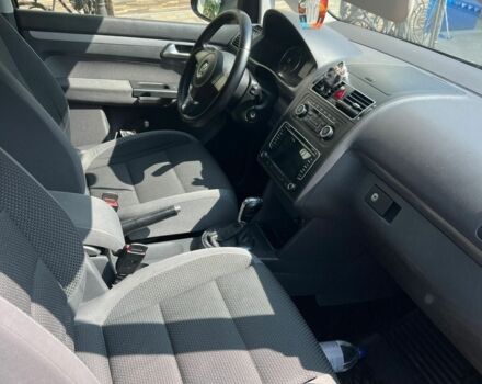 Сірий Фольксваген Туран, об'ємом двигуна 1.6 л та пробігом 205 тис. км за 10350 $, фото 4 на Automoto.ua