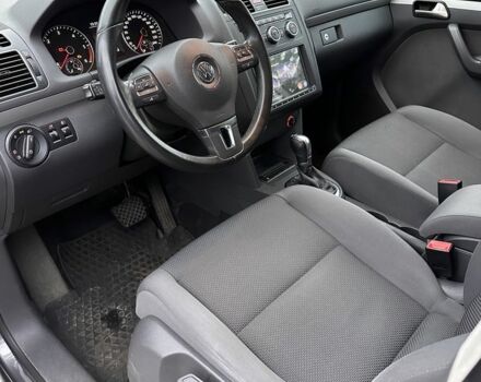 Серый Фольксваген Туран, объемом двигателя 2 л и пробегом 132 тыс. км за 13800 $, фото 6 на Automoto.ua