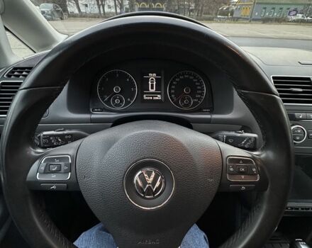 Серый Фольксваген Туран, объемом двигателя 2 л и пробегом 132 тыс. км за 13800 $, фото 12 на Automoto.ua
