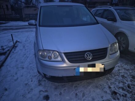 Сірий Фольксваген Туран, об'ємом двигуна 1.9 л та пробігом 330 тис. км за 2400 $, фото 1 на Automoto.ua