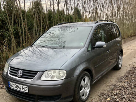 Сірий Фольксваген Туран, об'ємом двигуна 1.9 л та пробігом 300 тис. км за 5500 $, фото 1 на Automoto.ua