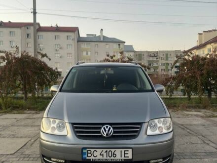 Фольксваген Туран 2004 у Самборе на Automoto.ua Сірий Фольксваген Туран, об'ємом двигуна 1.9 л та пробігом 450 тис. км за 5400 $, фото 1 на Automoto.ua
