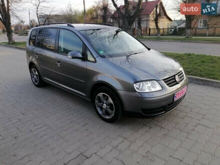 Сірий Фольксваген Туран, об'ємом двигуна 1.6 л та пробігом 178 тис. км за 5900 $, фото 1 на Automoto.ua