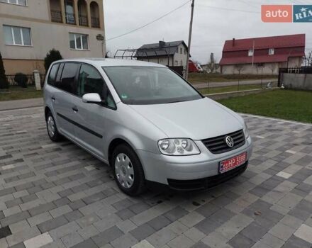 Сірий Фольксваген Туран, об'ємом двигуна 1.6 л та пробігом 205 тис. км за 5600 $, фото 1 на Automoto.ua