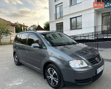 Сірий Фольксваген Туран, об'ємом двигуна 1.9 л та пробігом 350 тис. км за 4950 $, фото 1 на Automoto.ua