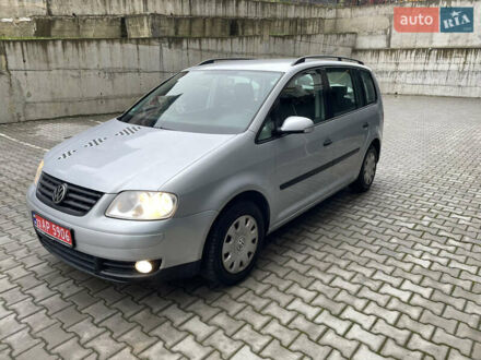 Серый Фольксваген Туран, объемом двигателя 1.6 л и пробегом 258 тыс. км за 5350 $, фото 1 на Automoto.ua