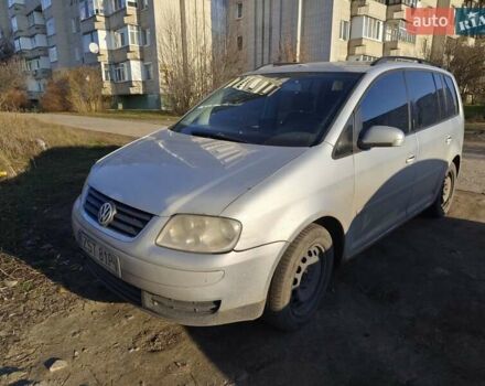 Серый Фольксваген Туран, объемом двигателя 2 л и пробегом 378 тыс. км за 2600 $, фото 1 на Automoto.ua