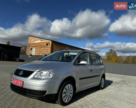 Серый Фольксваген Туран, объемом двигателя 1.6 л и пробегом 228 тыс. км за 4700 $, фото 1 на Automoto.ua