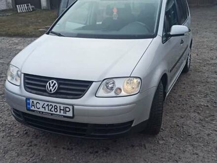 Фольксваген Туран 2004 в Камень-Каширский на Automoto.ua Серый Фольксваген Туран, объемом двигателя 1.6 л и пробегом 135 тыс. км за 5400 $, фото 1 на Automoto.ua