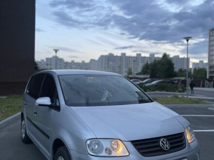 Фольксваген Туран 2004 в Чернигове на Automoto.ua Серый Фольксваген Туран, объемом двигателя 1.6 л и пробегом 230 тыс. км за 4950 $, фото 1 на Automoto.ua