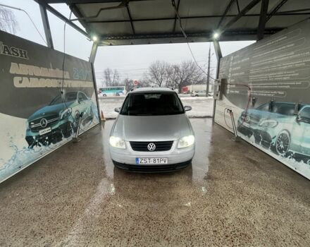 Серый Фольксваген Туран, объемом двигателя 2 л и пробегом 383 тыс. км за 2500 $, фото 1 на Automoto.ua