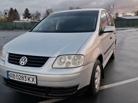 Сірий Фольксваген Туран, об'ємом двигуна 1.6 л та пробігом 207 тис. км за 5450 $, фото 1 на Automoto.ua