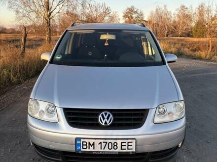 Серый Фольксваген Туран, объемом двигателя 1.6 л и пробегом 280 тыс. км за 5700 $, фото 1 на Automoto.ua