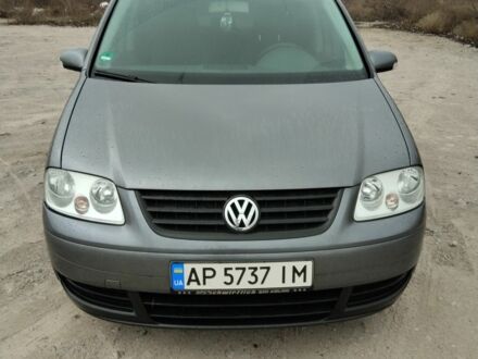 Сірий Фольксваген Туран, об'ємом двигуна 1.6 л та пробігом 180 тис. км за 4800 $, фото 1 на Automoto.ua