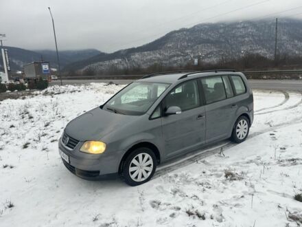 Серый Фольксваген Туран, объемом двигателя 0 л и пробегом 340 тыс. км за 3100 $, фото 1 на Automoto.ua