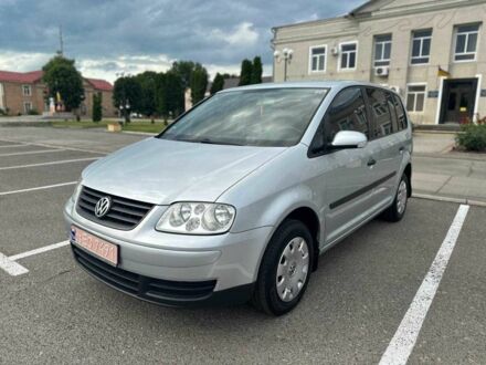 Фольксваген Туран 2004 в Черкассах на Automoto.ua Серый Фольксваген Туран, объемом двигателя 1.9 л и пробегом 275 тыс. км за 5950 $, фото 1 на Automoto.ua