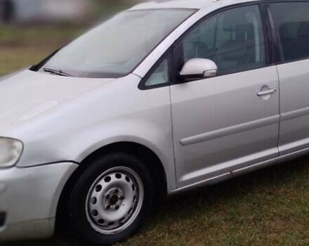 Сірий Фольксваген Туран, об'ємом двигуна 1.98 л та пробігом 257 тис. км за 6100 $, фото 1 на Automoto.ua