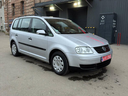 Серый Фольксваген Туран, объемом двигателя 1.6 л и пробегом 219 тыс. км за 6200 $, фото 1 на Automoto.ua