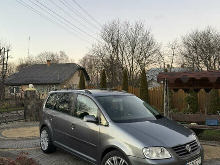 Серый Фольксваген Туран, объемом двигателя 1.9 л и пробегом 380 тыс. км за 4950 $, фото 1 на Automoto.ua