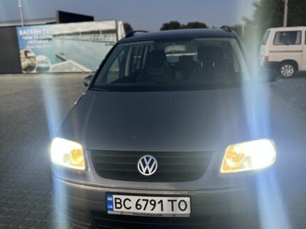 Серый Фольксваген Туран, объемом двигателя 1.6 л и пробегом 290 тыс. км за 4700 $, фото 1 на Automoto.ua