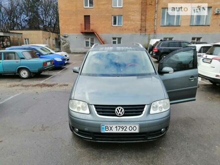 Фольксваген Туран 2005 у Хмельницькому на Automoto.ua Сірий Фольксваген Туран, об'ємом двигуна 2 л та пробігом 330 тис. км за 6300 $, фото 1 на Automoto.ua