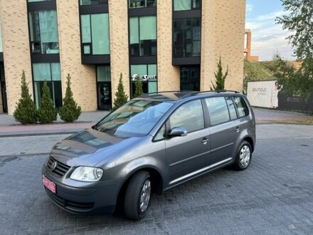 Фольксваген Туран 2005 у Хмельницькому на Automoto.ua Сірий Фольксваген Туран, об'ємом двигуна 1.6 л та пробігом 208 тис. км за 6200 $, фото 1 на Automoto.ua