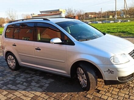 Серый Фольксваген Туран, объемом двигателя 1.6 л и пробегом 160 тыс. км за 5100 $, фото 1 на Automoto.ua