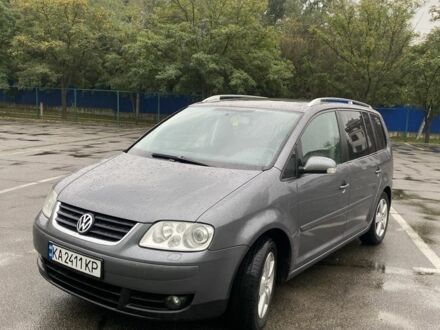 Фольксваген Туран 2005 в Софіївська Борщагівка на Automoto.ua Серый Фольксваген Туран, объемом двигателя 2 л и пробегом 280 тыс. км за 6400 $, фото 1 на Automoto.ua
