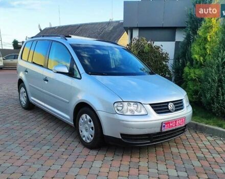 Серый Фольксваген Туран, объемом двигателя 1.6 л и пробегом 220 тыс. км за 5550 $, фото 1 на Automoto.ua