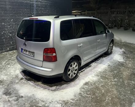 Сірий Фольксваген Туран, об'ємом двигуна 2 л та пробігом 1 тис. км за 2750 $, фото 1 на Automoto.ua