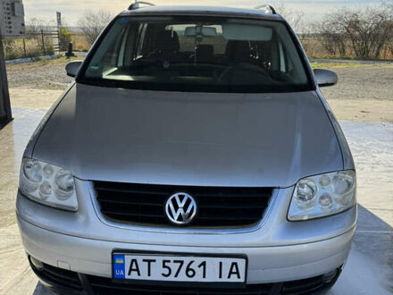 Фольксваген Туран 2006 в Ивано-Франковске на Automoto.ua Серый Фольксваген Туран, объемом двигателя 1.9 л и пробегом 275 тыс. км за 6999 $, фото 1 на Automoto.ua