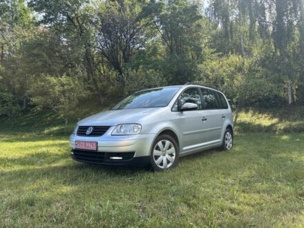 Фольксваген Туран 2006 в Надворной на Automoto.ua Серый Фольксваген Туран, объемом двигателя 1.6 л и пробегом 222 тыс. км за 5900 $, фото 1 на Automoto.ua