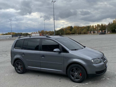 Фольксваген Туран 2006 у Львові на Automoto.ua Сірий Фольксваген Туран, об'ємом двигуна 1.6 л та пробігом 240 тис. км за 7000 $, фото 1 на Automoto.ua