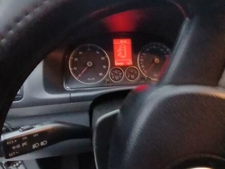 Сірий Фольксваген Туран, об'ємом двигуна 1.6 л та пробігом 258 тис. км за 5500 $, фото 1 на Automoto.ua