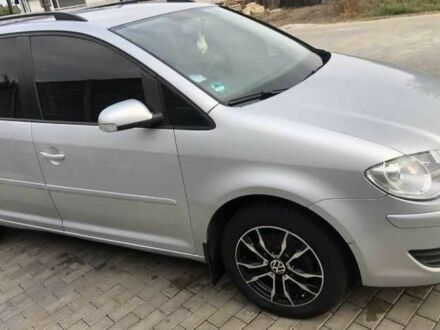 Фольксваген Туран 2007 у Тетиеве на Automoto.ua Сірий Фольксваген Туран, об'ємом двигуна 2 л та пробігом 322 тис. км за 1324 $, фото 1 на Automoto.ua