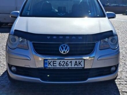 Сірий Фольксваген Туран, об'ємом двигуна 2 л та пробігом 370 тис. км за 5700 $, фото 1 на Automoto.ua