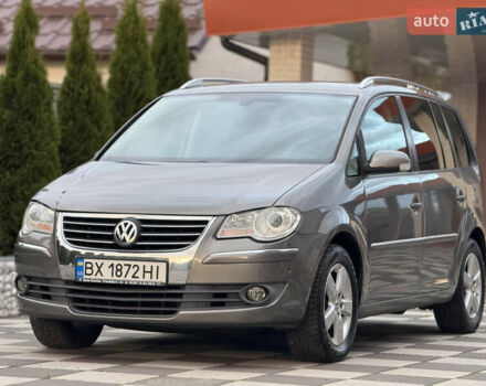 Фольксваген Туран 2007 в Летичеве на Automoto.ua Серый Фольксваген Туран, объемом двигателя 1.9 л и пробегом 221 тыс. км за 6600 $, фото 1 на Automoto.ua
