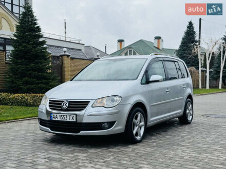 Серый Фольксваген Туран, объемом двигателя 2 л и пробегом 245 тыс. км за 7300 $, фото 1 на Automoto.ua