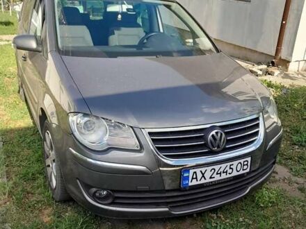 Сірий Фольксваген Туран, об'ємом двигуна 1.4 л та пробігом 250 тис. км за 6500 $, фото 1 на Automoto.ua