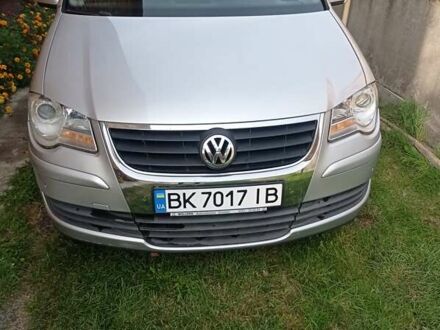 Сірий Фольксваген Туран, об'ємом двигуна 1.6 л та пробігом 285 тис. км за 6000 $, фото 1 на Automoto.ua