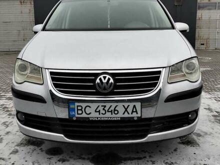 Серый Фольксваген Туран, объемом двигателя 1.6 л и пробегом 187 тыс. км за 6800 $, фото 1 на Automoto.ua