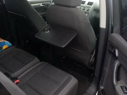 Серый Фольксваген Туран, объемом двигателя 2 л и пробегом 252 тыс. км за 6800 $, фото 1 на Automoto.ua