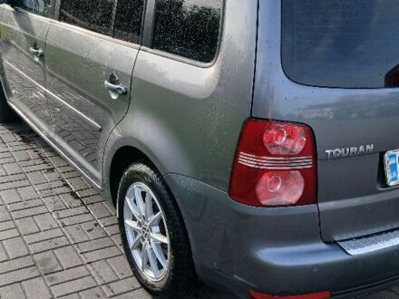 Серый Фольксваген Туран, объемом двигателя 1.4 л и пробегом 277 тыс. км за 6300 $, фото 1 на Automoto.ua
