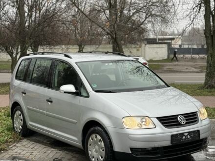 Серый Фольксваген Туран, объемом двигателя 0 л и пробегом 300 тыс. км за 3350 $, фото 1 на Automoto.ua